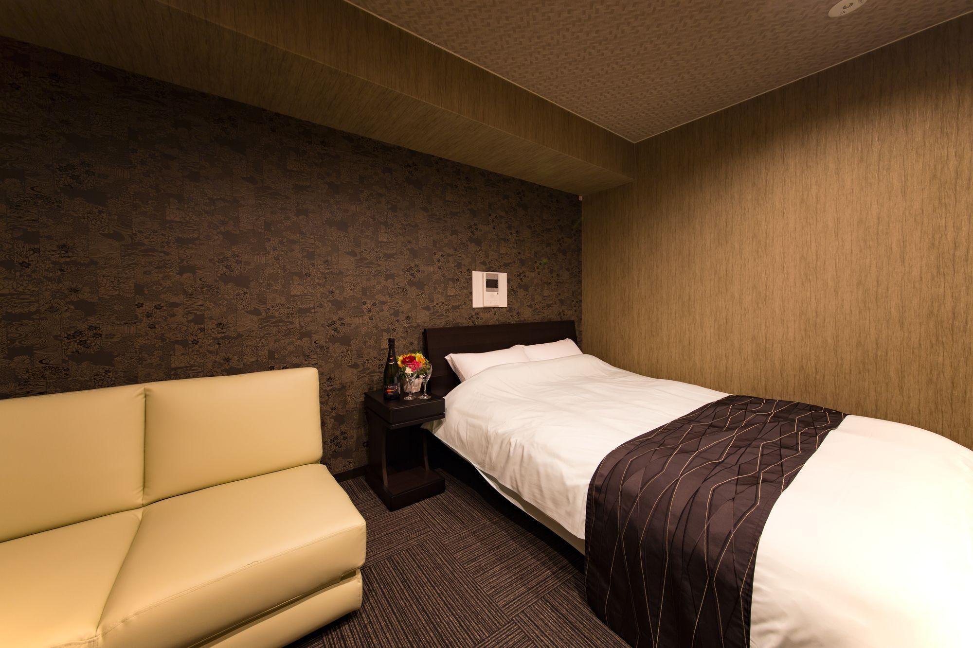 Hotel Cocode Plus Oszaka Kültér fotó