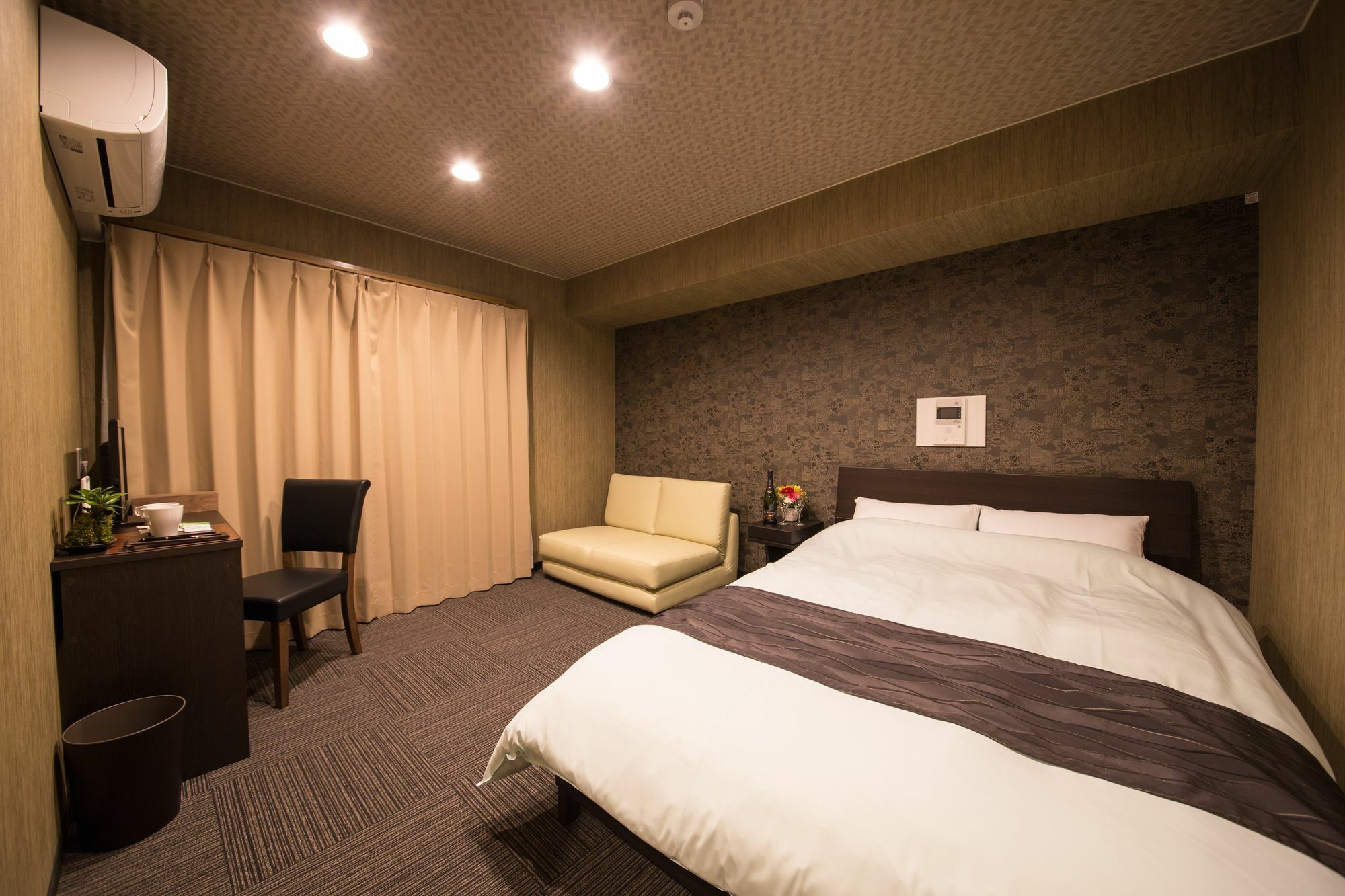 Hotel Cocode Plus Oszaka Kültér fotó